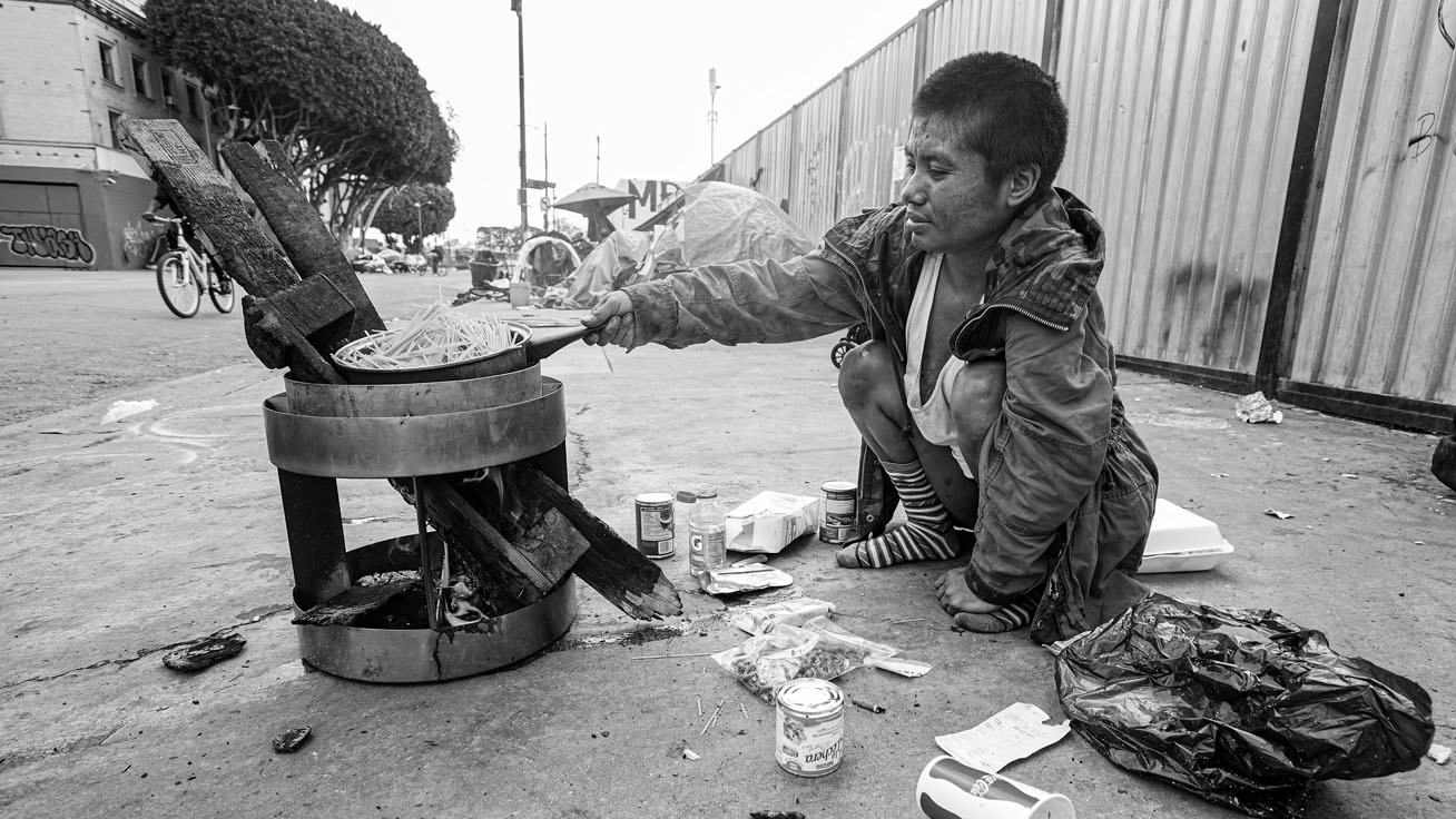 Ilyen az élet Los Angeles leghíresebb nyomornegyedében: megrázó képeken a Skid Row lakói