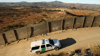 Kivégzett emberek holttestét találták meg az amerikai–mexikói határon