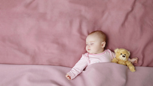Rossz alvó a kisbabád? Lehet, hogy a fényviszonyok miatt