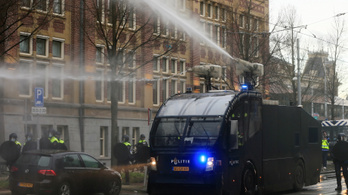 Holland tüntetések: a bezártság szülte a feszültséget