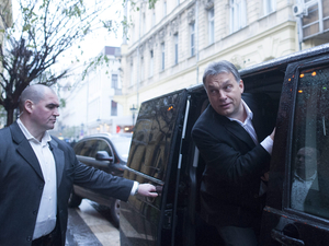 Orbán: Ingyen tanulhat, aki eléri a ponthatárt, és itthon marad