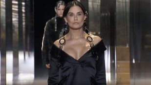 Demi Moore nyitotta meg a Fendi párizsi bemutatóját