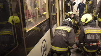 Itt a videó a drámai budapesti metróbalesetről