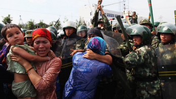 Hiába tagadja Kína, népirtás folyik az országban?