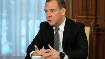 Medvegyev: az orosz vakcinák gyártására összpontosítunk