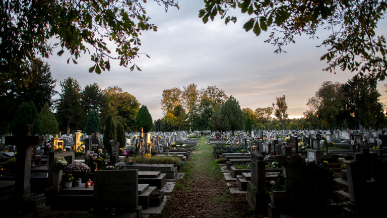 Egyre több a panasz: árat emeltek a temetkezési cégek