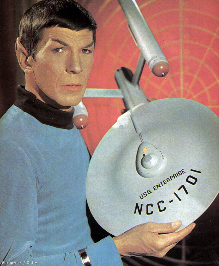 1964. december 24-én kezdték el forgatni a Star Trek eredeti pilotjának, a The Cage című epizódnak a forgatását. Ebben még nem James T. Kirk (William Shatner) az Enterprise kapitánya, hanem  Christopher Pike (Jeffrey Hunter), szerepel viszont az epizódban Spock (Leonard Nimoy) bár itt még nem első tiszt. Az NBC-nek nem tetszett a nyitóepizód, és újat rendelt. Az új pilotban, a Where No Man Has Gone Before részben bemutatkozott a később legendássá vált szereplőgárda, a részt 1966. szeptember 22-én mutatták be a televízióban.