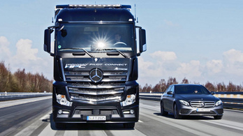 Külön cég lesz a Mercedes teherautós és személyautós részlege