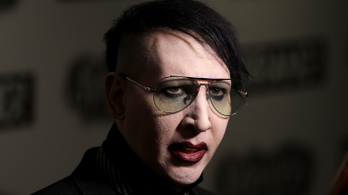 Tovább robog Marilyn Manson halálvasútja