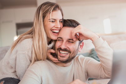 Ezt teszik a boldog párok a koronavírus alatt a kutatás szerint: 5 szokás, ami még szorosabbra fűzi a kapcsolatot