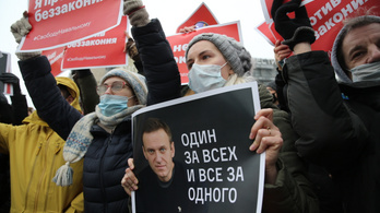 Navalnij újra bíróság elé áll