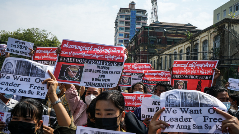 Mianmarban ismét több városban tüntettek