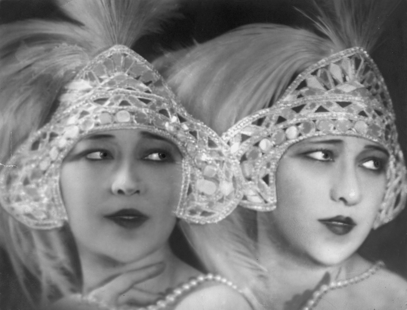 dolly-sisters-1