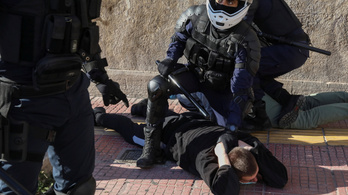 Diáktüntetőkkel csaptak össze a rendőrök Görögországban