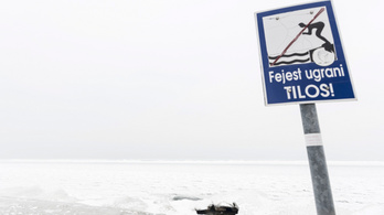 Csak így szabad a Balaton jegére menni, különben életveszélyes