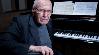 Ingyenes online koncerttel köszöntik a 95 éves Kurtág Györgyöt