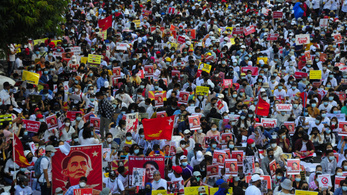 Helyi hírességek részvételével folytatódtak a tüntetések Mianmarban