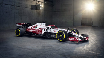 Ezzel az autóval versenyeznek majd Räikkönenék az F1-es szezonban