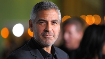 Mos, mosogat és hajat vág George Clooney a járvány idején