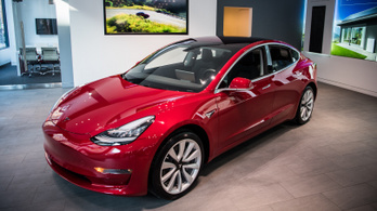 Felfüggesztette a Tesla a Model 3 gyártását