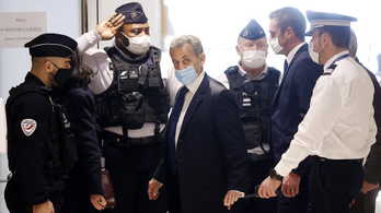 Korrupció miatt letöltendő börtönbüntetésre ítélték Nicolas Sarkozyt