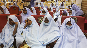 Visszanyerték szabadságukat az elrabolt nigériai iskoláslányok