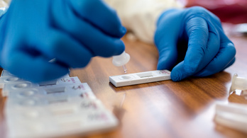Szlovákia nem adja meg magát a járványnak, 35 millió antigén tesztet rendelt