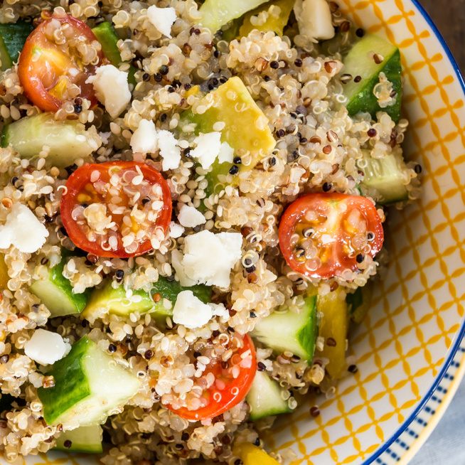 Friss görög saláta quinoával dúsítva – Az egészséges gabonával még laktatóbb lesz
