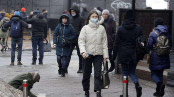 Ukrajna: 24 óra, csaknem kétszer annyi új fertőzött