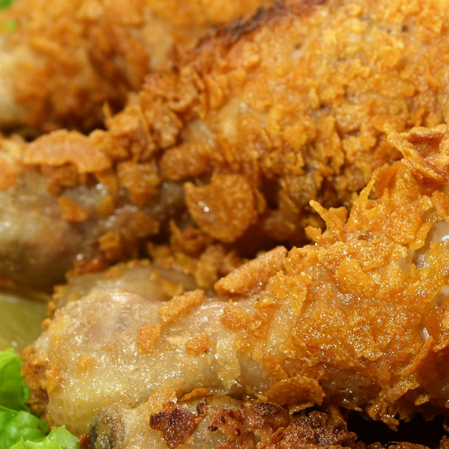 Így készül az amerikaiak kedvenc rántott csirkéje: a szaftos Kentuckynak képtelenség ellenállni