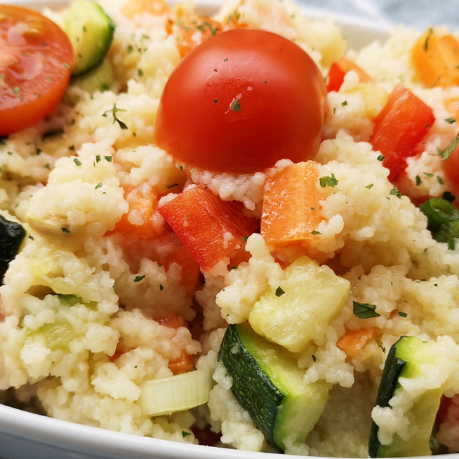 Fűszeres kuszkuszsaláta zöldségekkel – Egészséges, laktató főétel is lehet