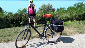 470 millióból épül kerékpárút a Balatonnál