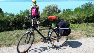 470 millióból épül kerékpárút a Balatonnál