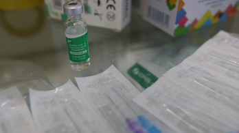 Olyan lassan halad az oltás Ukrajnában, hogy megromolhat több százezer vakcina