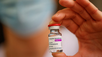 Az AstraZeneca szerint semmi probléma a vakcinájával, nincs bizonyíték a kockázatra