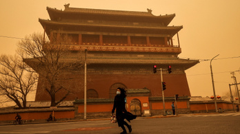Sárgába borult Peking, hatalmas homokvihar támadt a városra