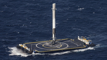 Kilencedik alkalommal landolt a Falcon 9