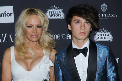 Pamela Anderson kisebbik fia vérbeli szívtipró lett: a 23 éves Dylan ilyen jóképű