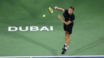 Fucsovics tovább remekel, már negyeddöntős Dubajban