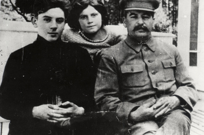 Erőszakos és megtört fiú volt Sztálin fia: Vaszilij gyermekkorától súlyos alkoholfüggőséggel küzdött