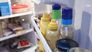 Mit tárolhatunk a hűtő ajtajában, ahol a legmelegebb van? Tojást például nem volna szabad
