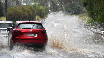 Durva árvizek pusztítanak Ausztráliában