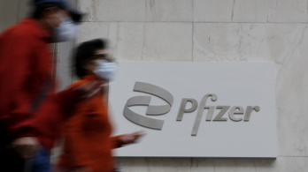 Nem zár a kupak, felfüggesztették a Pfizer vakcina használatát Hongkongban