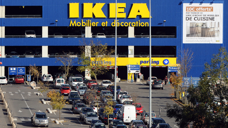 Alkalmazottai, sőt vevői után is kémkedett a francia IKEA