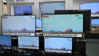 Észak-Koreának nem tetszett az amerikai-dél-koreai hadgyakorlat, kilőtt utána két rakétát