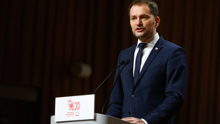Lemondott a szlovák miniszterelnök, tisztséget cserél a pénzügyminiszterrel