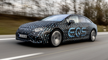 Hivatalos: 770 kilométert mehet egy töltéssel a Mercedes EQS