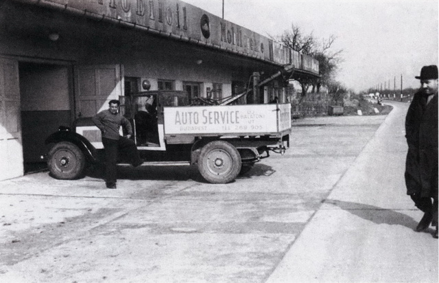 1940-ben már megvolt az a Studebaker teherautó, amivel 1945-ben újraindították a kút működését