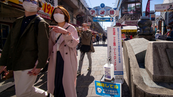 Gyengíti az oltásvédelmet a koronavírus Japánban terjedő mutációja