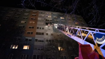 Holttestre bukkantak a tűzoltók húsvéthétfőn egy óbudai lakástűzben